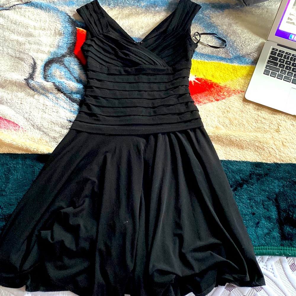 Free with 200 purchase - Bcbgmaxazria black stretch dress